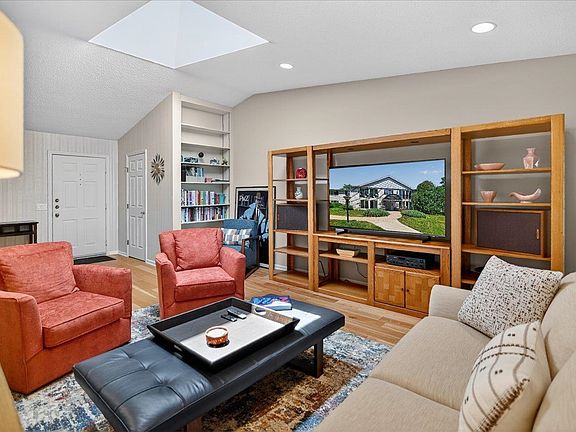 5th image of 1529 Golf View Rd Unit G