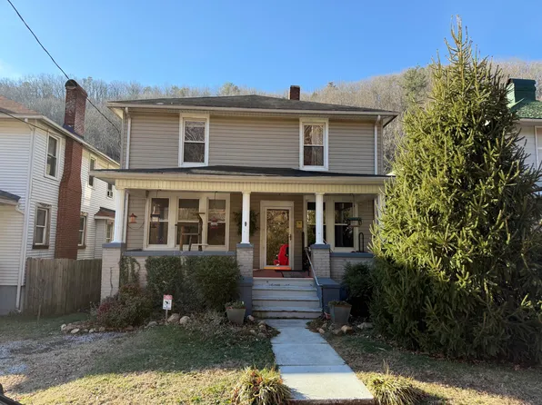 617 Roxbury St, Clifton Forge, VA 24422