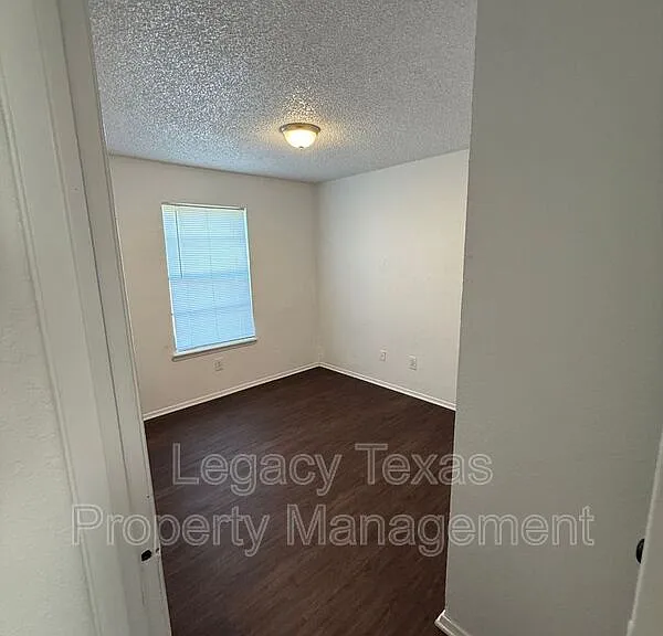 1715 Short St #D — Photo 6