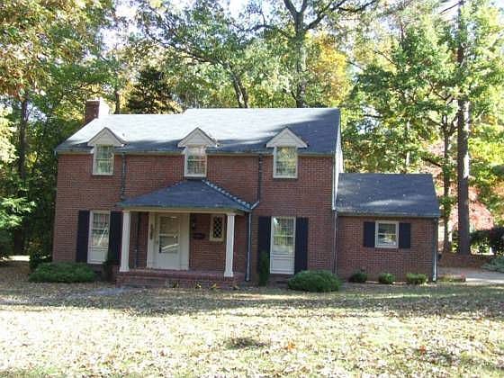 1st image of 8 Willis Dr