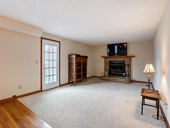 5th image of 9834 Lynnfield Pl NW