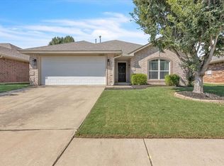 21855 Pioneer Cir, Edmond, OK 73012