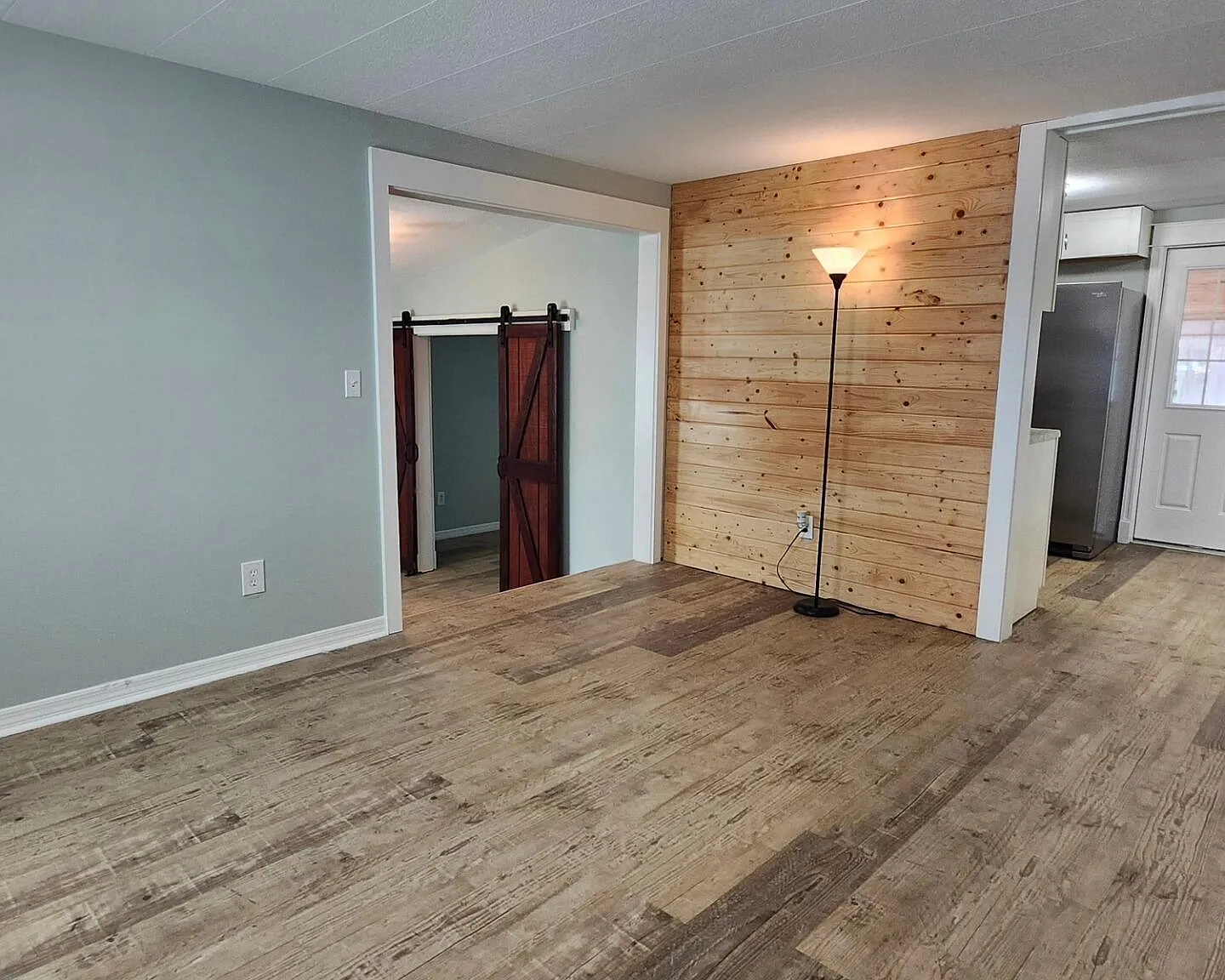 2 bed, 1.0 bath, 900 sqft, $2,200 — Photo 2
