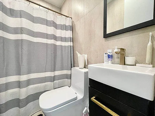 Rented by Doorway NYC, LLC | media 6