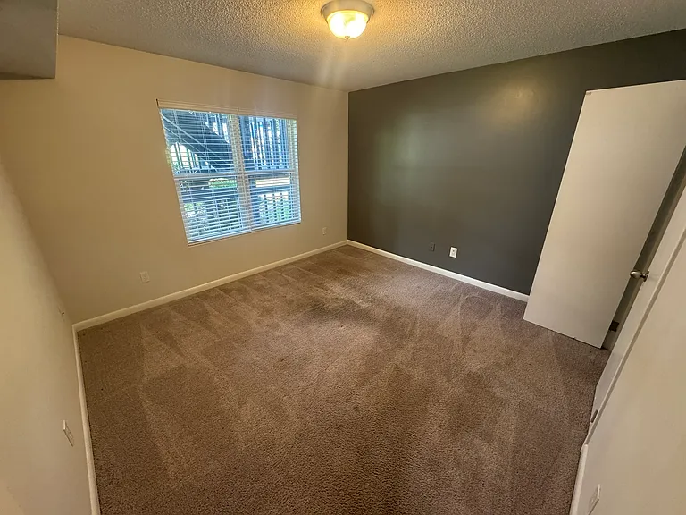 Collegeview — Photo 26