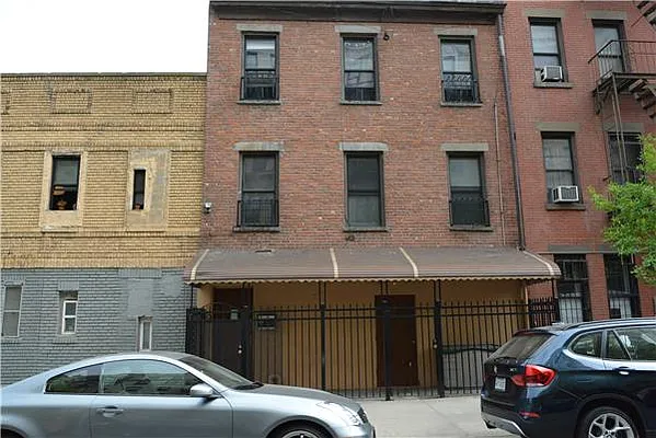 Sold by R New York | media 1