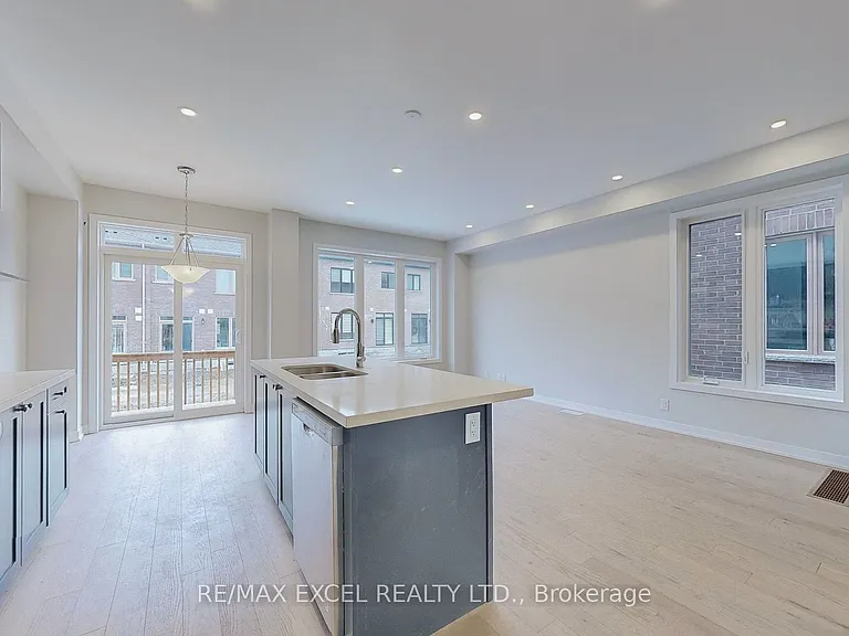 52 Harvey Bunker Cres — Photo 5