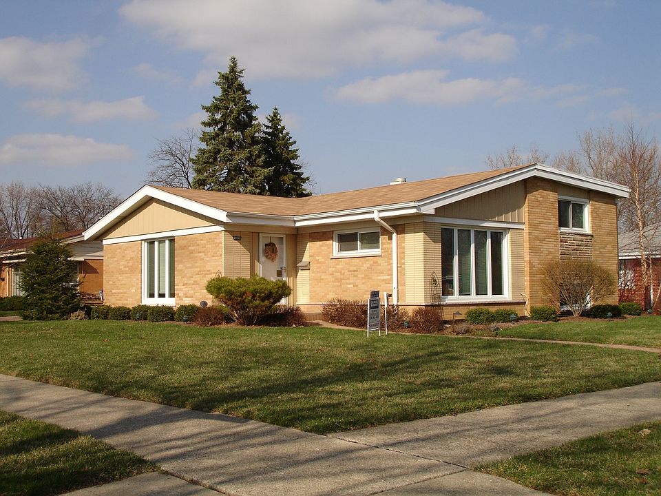 Corner Lot Front View
