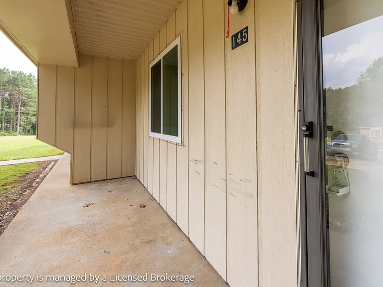 145 Brentwood Dr #1 — Photo 5