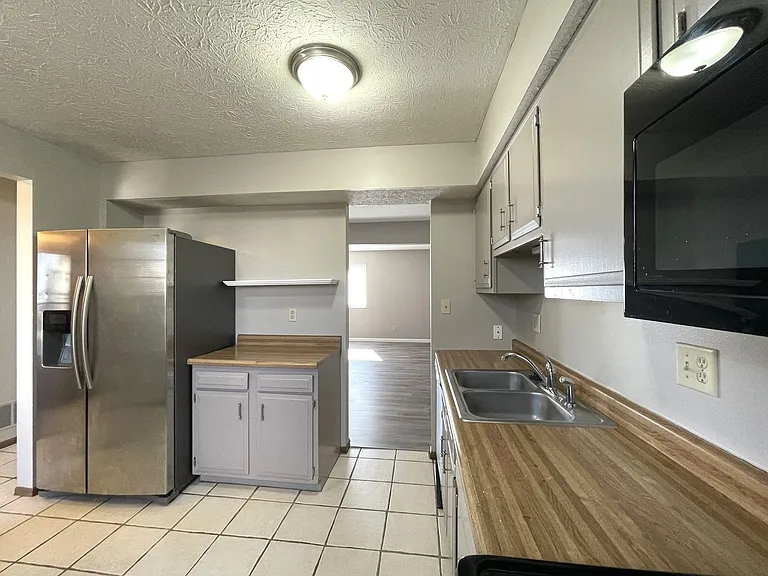 2413 Edmonton Rd — Photo 6
