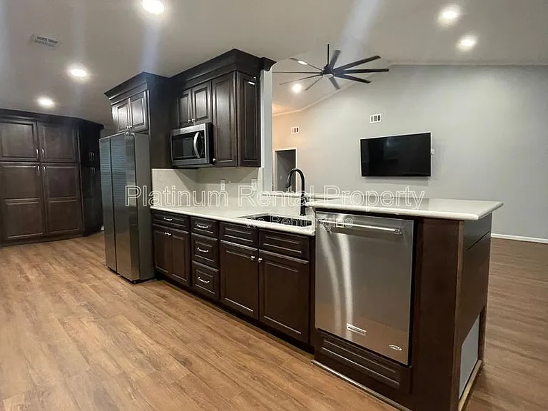 1745 Berry Ct — Photo 41
