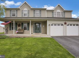 4 Eagles Ln, Sinking Spring, PA 19608