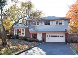 15 Eton Rd, Thornwood, NY 10594