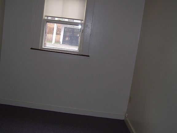 5th image of 92 Locust St APT 1