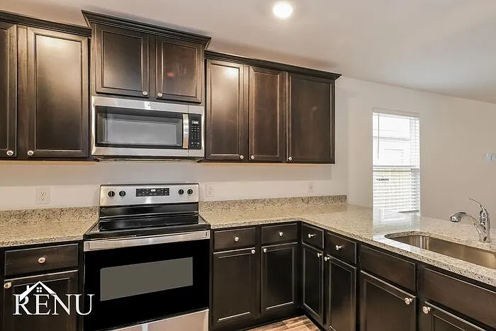 341 Sunnymeade Ln — Photo 4