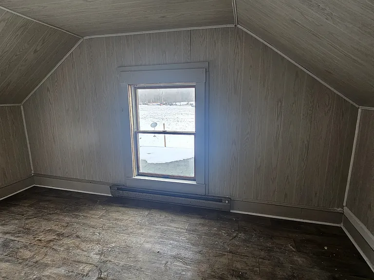 152 E Bell St — Photo 9