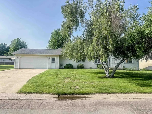 1613 16th St, Milford, IA 51351