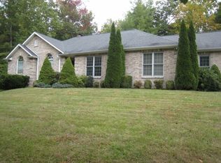 312 Sweetbrier Dr, Hendersonville, NC 28739