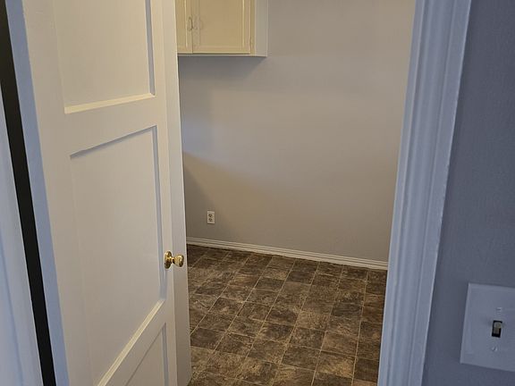 4th image of 8927 Reading Ave #8927