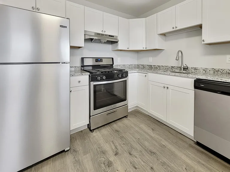 114 Falcon St #3 — Photo 3