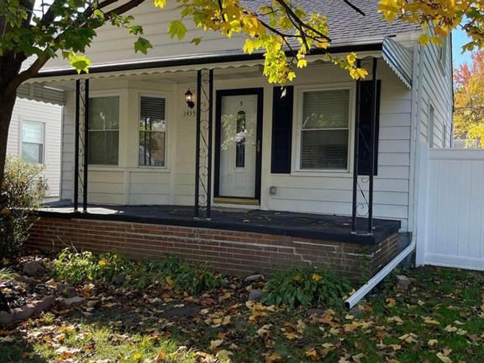 1st image of 14555 Russell Ave