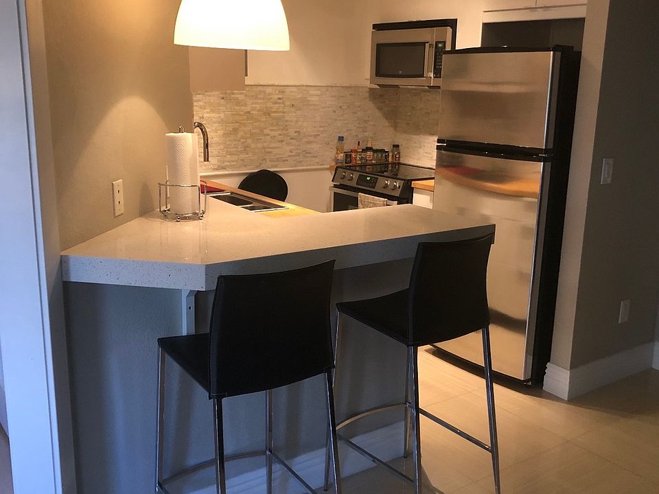 1st image of 2220 Pinetop Ln Unit 204