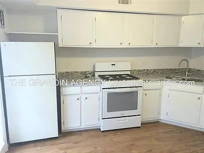 1801 Grandin Rd SW — Photo 11