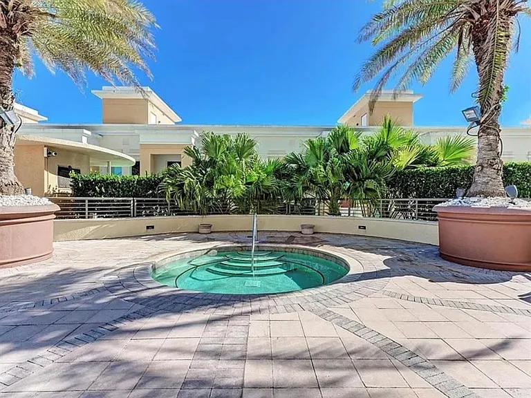 800 N Tamiami Trl #506 — Photo 23