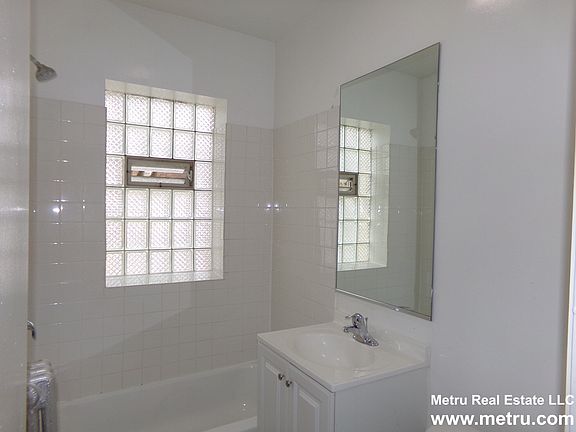 4th image of 4756 N Maplewood Ave APT 107