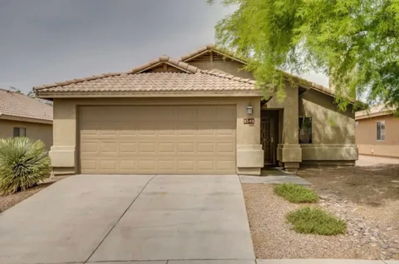 3 bed, 1297 sqft, $1,850 — Photo 1