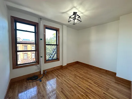 Rented by Ivy Haus Inc | media 14