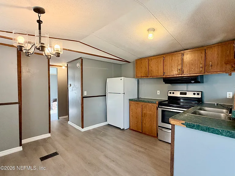 8334 SW State Road 121 — Photo 6