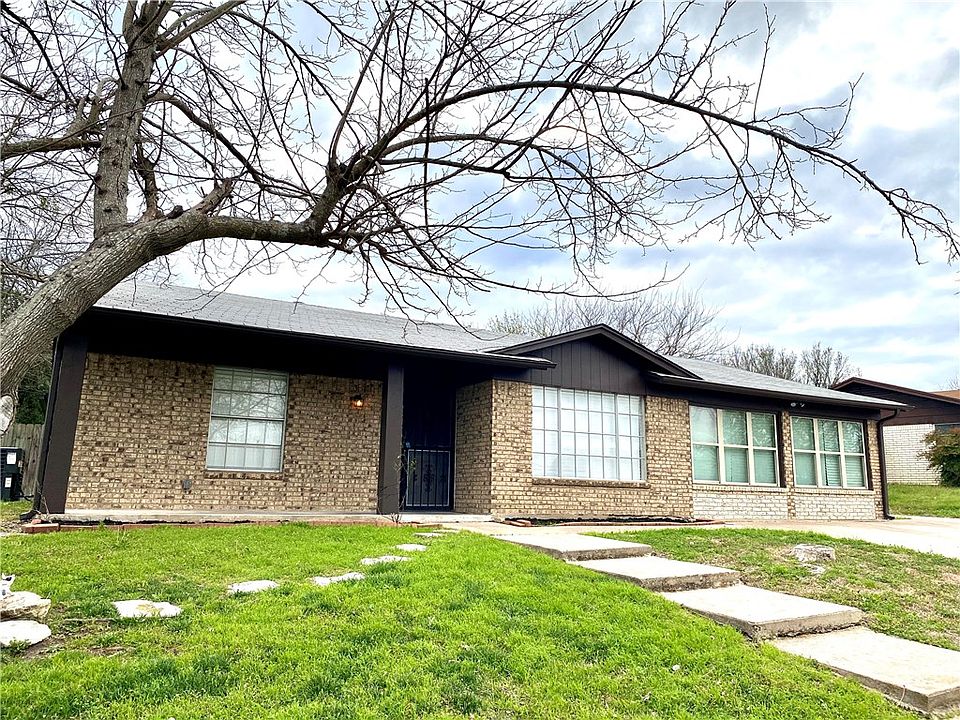 1st image of 1909 Willowbend Dr