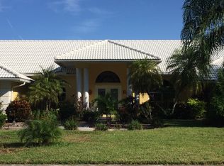 8337 Turnberry Cir, Sarasota, FL 34241