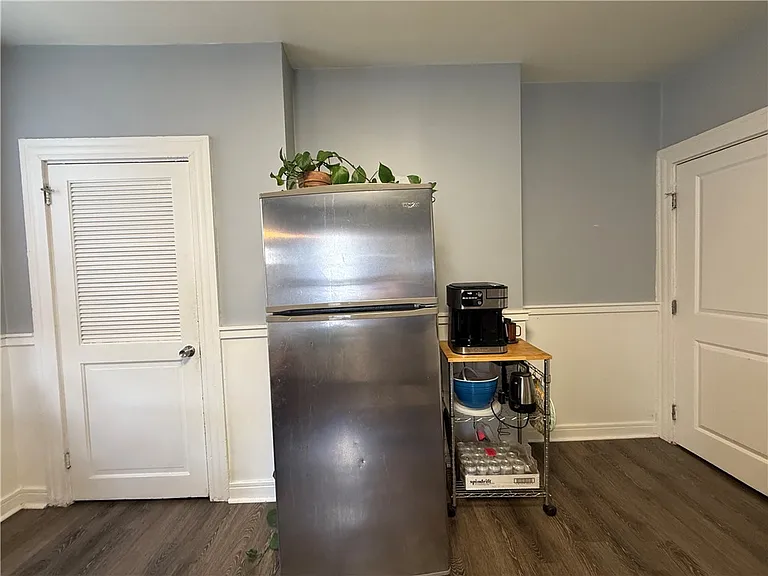 907 Spring Way — Photo 8