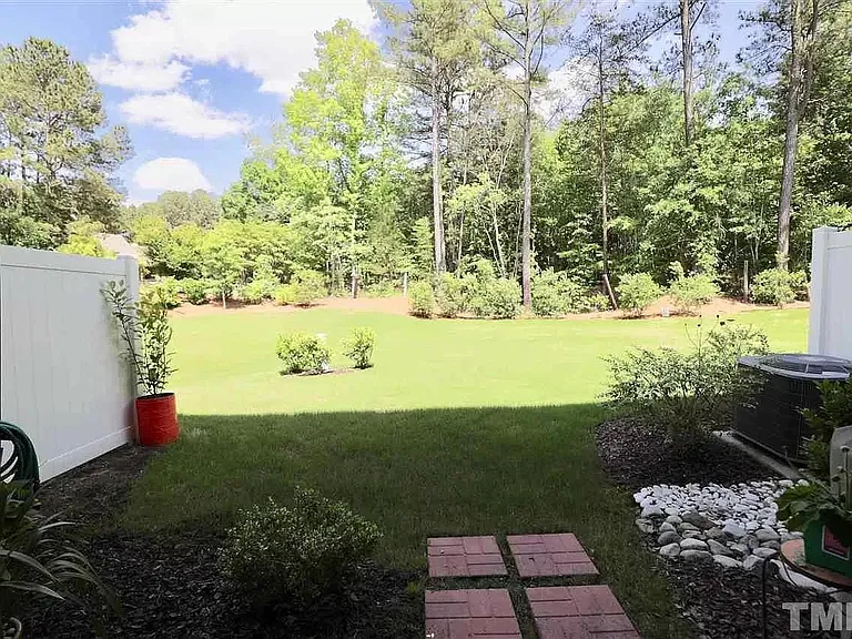 4148 Vallonia Dr — Photo 18