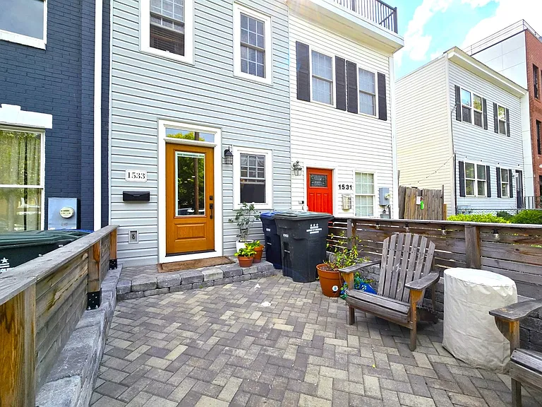 1533 A St NE — Photo 4