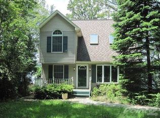 127 Lakeshore Dr, West Milford, NJ 07421