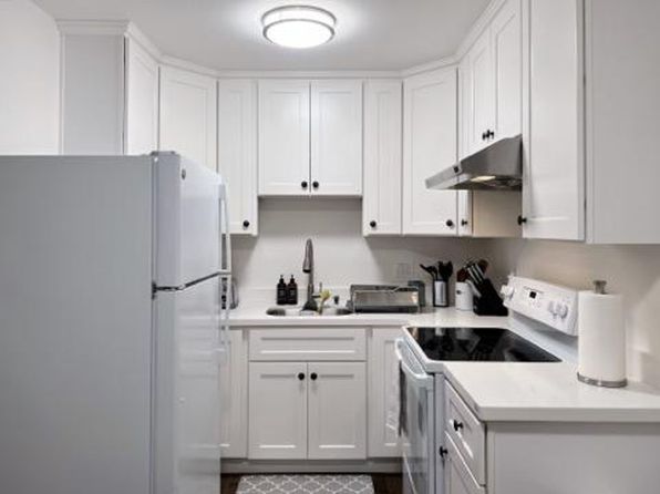 2120 Roosevelt Ave #4