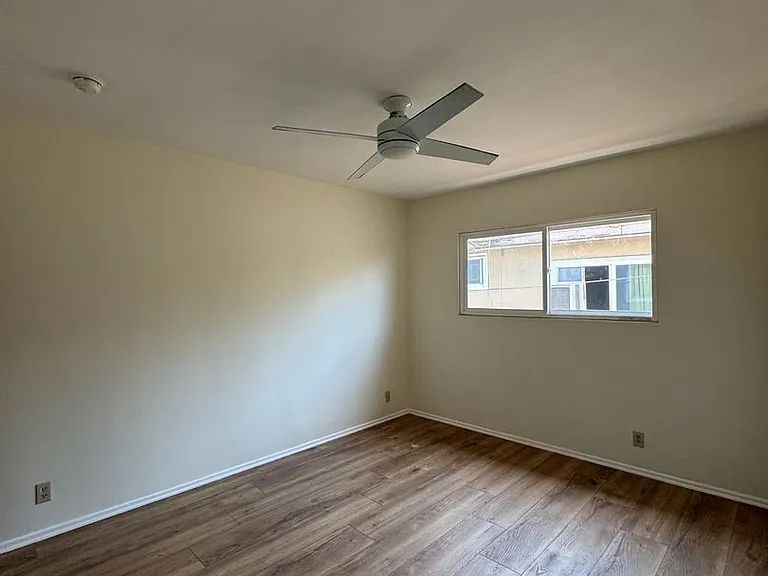 642 N. Hayworth Ave. — Photo 16