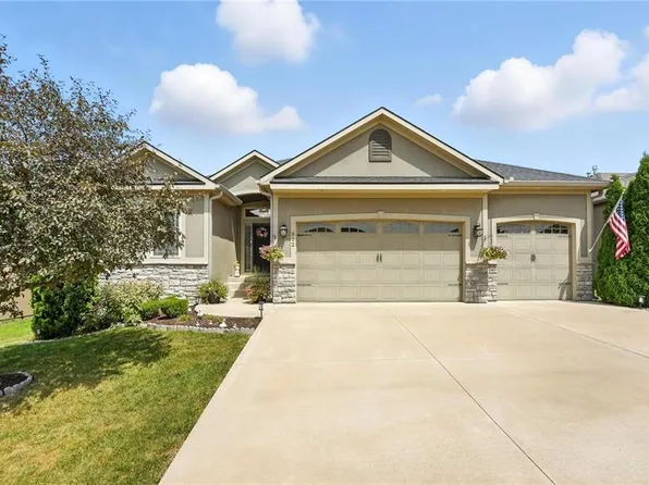512 Sycamore Rd, Greenwood, MO 64034