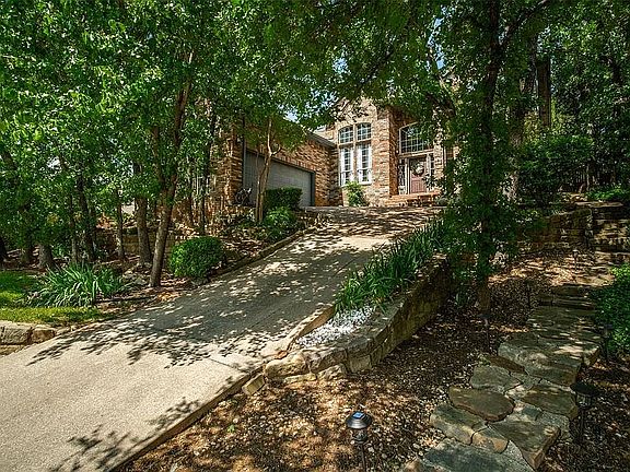 2nd image of 2707 Hillside Dr