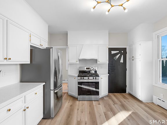3rd image of 67 Maple Avenue