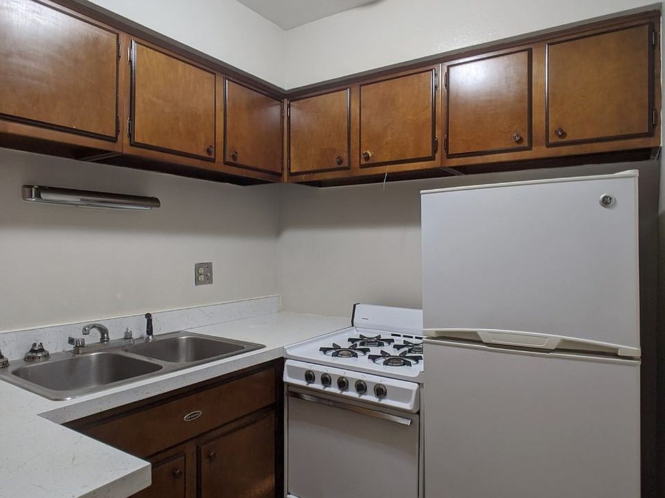 1st image of 618 W Wrightwood Ave #308