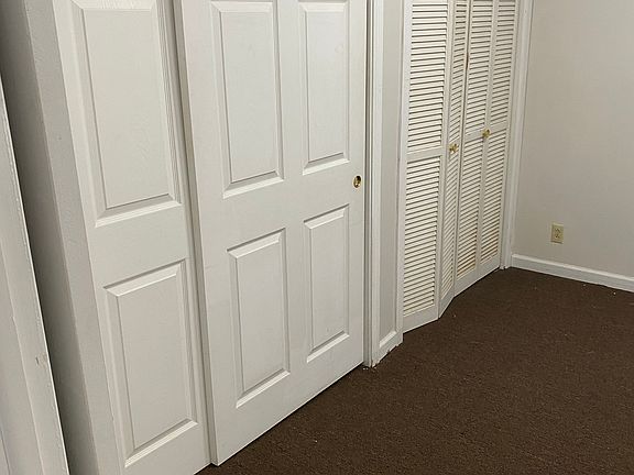 5th image of 26 N Pacific St #26