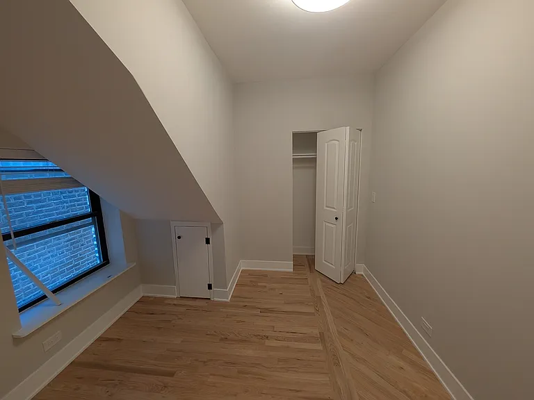 916 N Noble St #2F — Photo 12