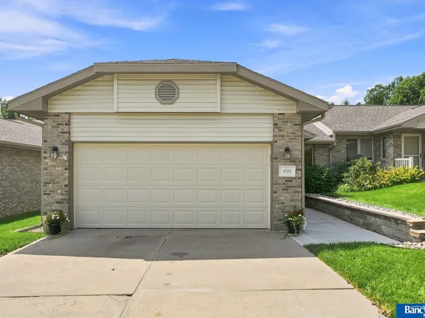 5725 Shadow Pines Ct, Lincoln, NE 68516