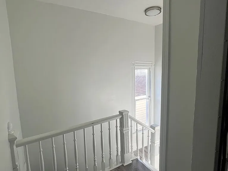 2922 Bank St — Photo 9