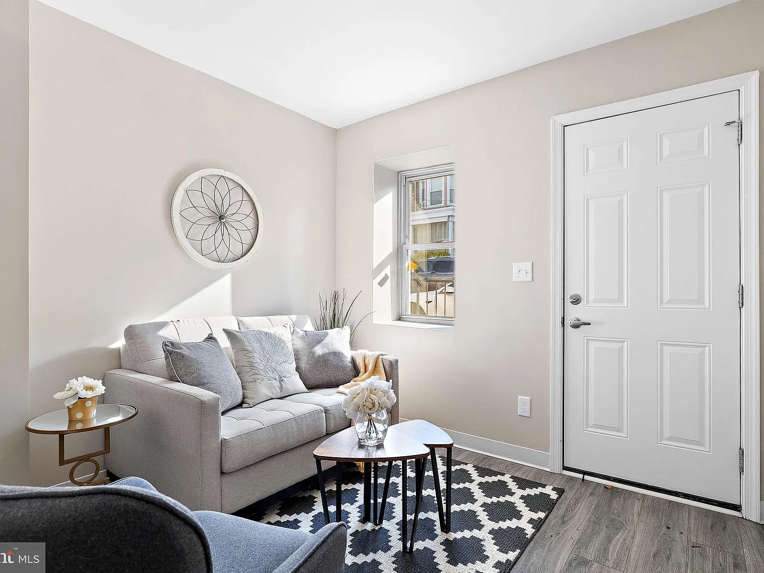 2 bed, 1.0 bath, 737 sqft, $1,400 — Photo 4