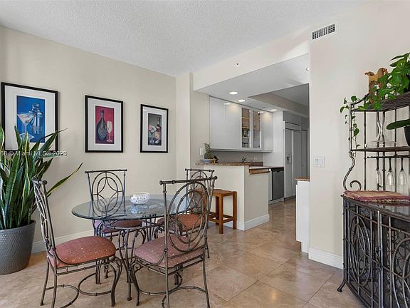 4th image of 21050 NE 38th Ave APT 502